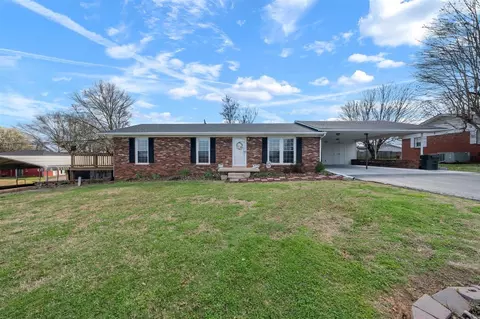 431 Bluegrass Dr, Scottsville, KY 42164