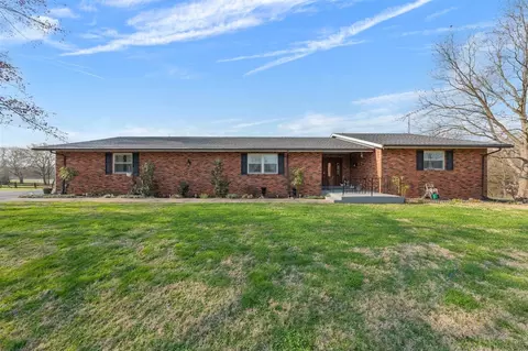 7293 Cemetery Rd, Bowling Green, KY 42103