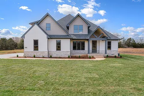 1740 Hazel Farms Dr, Bowling Green, KY 42103