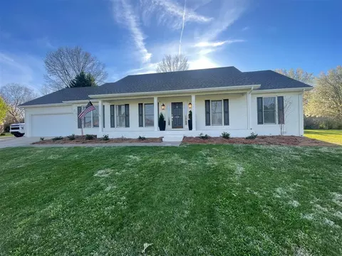939 Meadowlark Dr, Bowling Green, KY 42103