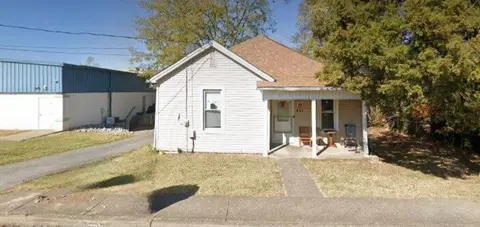 821 Nugent St, Bowling Green, KY 42101