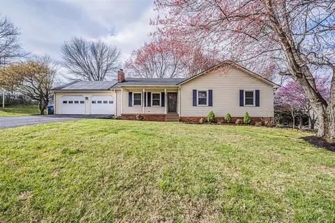 200 Freestone Ct, Bowling Green, KY 42103