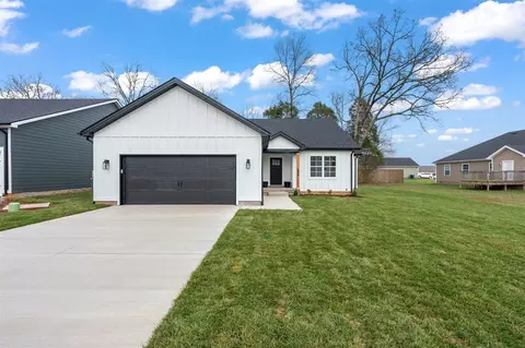 668 Pleasant Meadow Ln, Bowling Green, KY 42101