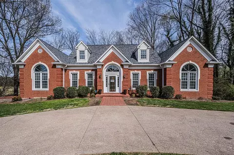 132 Ridgewood Dr, Bowling Green, KY 42103