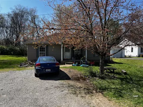 1569 Collegeview Dr, Bowling Green, KY 42101