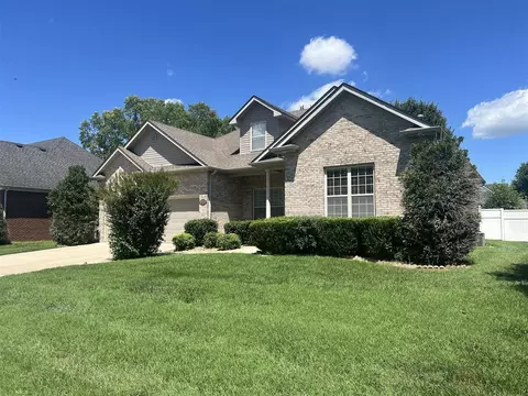 2670 Laurelstone Ln, Bowling Green, KY 42104