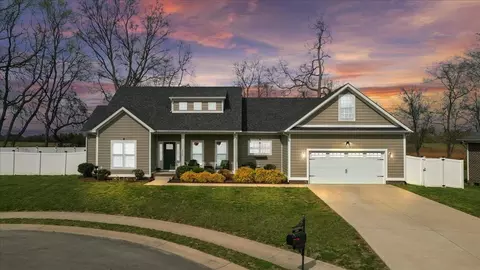 3016 Equestrian Ct, Bowling Green, KY 42104