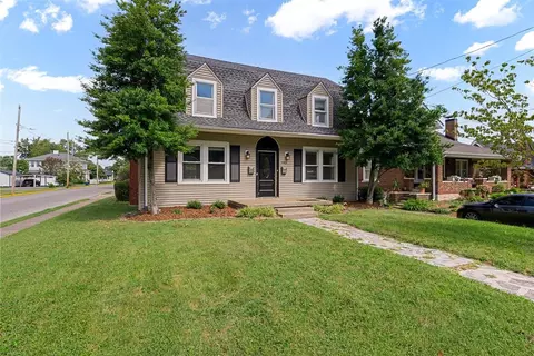 943 Nutwood St, Bowling Green, KY 42101