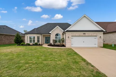 8740 Stuart Farm Ave, Bowling Green, KY 42104