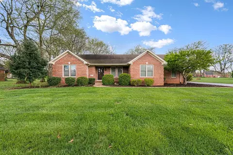 677 Willow Bend Cir, Bowling Green, KY 42104