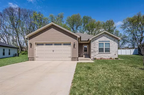 2039 Spring Lakes Cir, Bowling Green, KY 42104