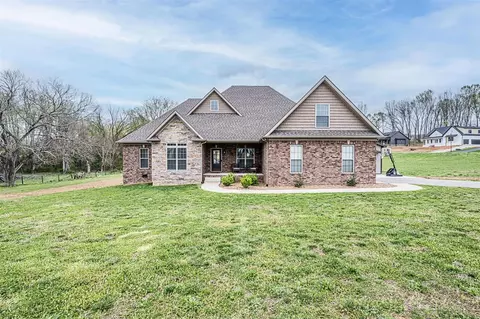 690 Maci St, Bowling Green, KY 42103