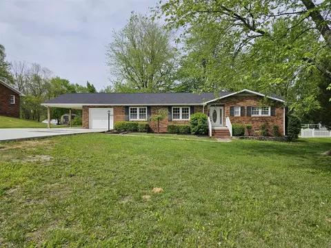 237 Twin Hill Dr, Greenville, KY 42345