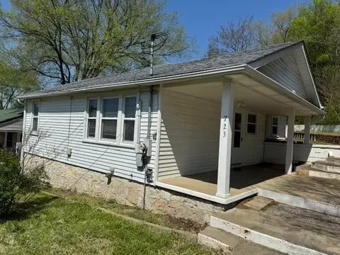 723 E 4th St, Russellville, KY 42276