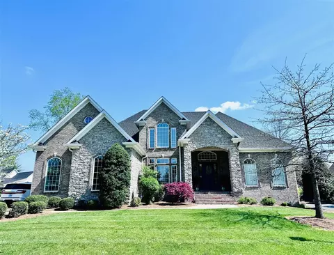 708 Briarwood Ct, Bowling Green, KY 42103