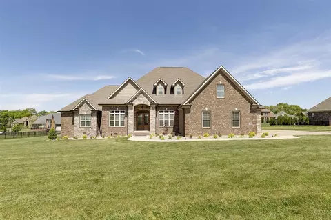 285 Mt Big Horn Ct, Bowling Green, KY 42104
