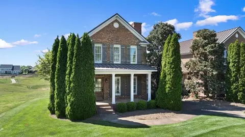 354 Club Ct, Bowling Green, KY 42103
