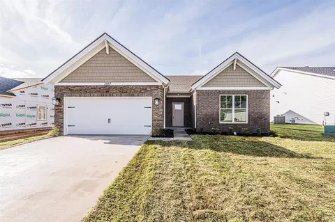2887 Brahman Cir, Bowling Green, KY 42104