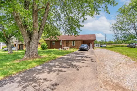 614 Witt Rd, Bowling Green, KY 42101