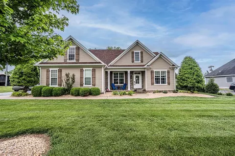 6988 Old Greenhill Rd, Bowling Green, KY 42103