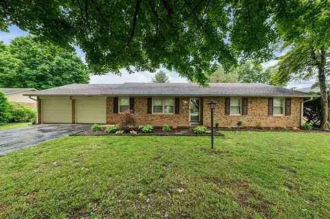 2429 Heather Dr, Bowling Green, KY 42104