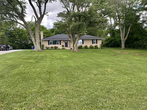 4228 Smallhouse Rd, Bowling Green, KY 42104
