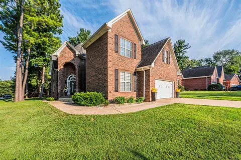 100 White Pine Ct, Bowling Green, KY 42104