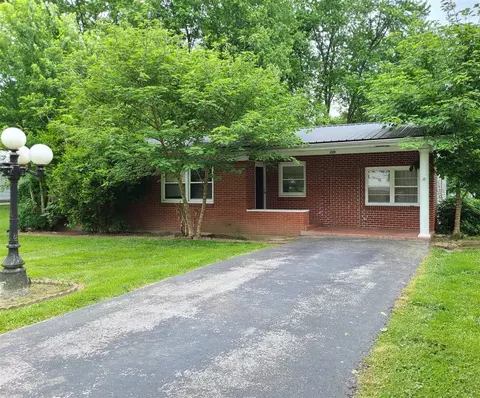 106 Mercer St, Powderly, KY 42367