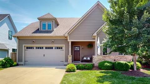 658 Boston Park Dr, Bowling Green, KY 42104