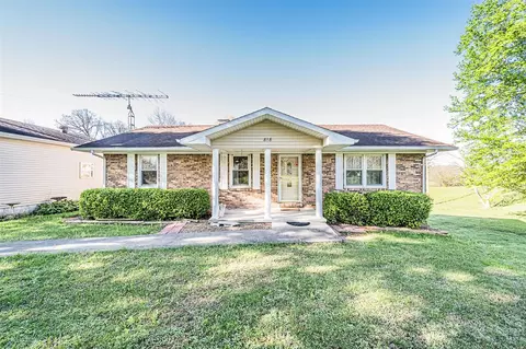 818 Cartwright Ln, Drakesboro, KY 42337