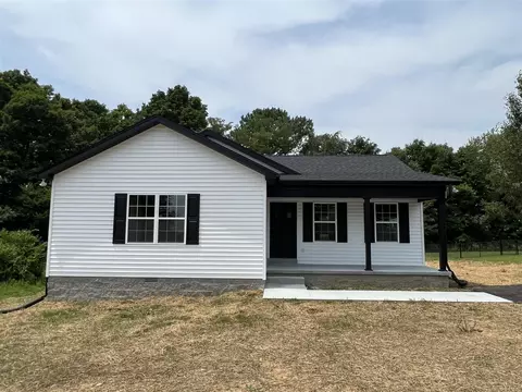 135 Circle Rd, Scottsville, KY 42164