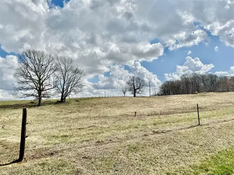 2 Smiths Grove Road, Scottsville, KY 42164