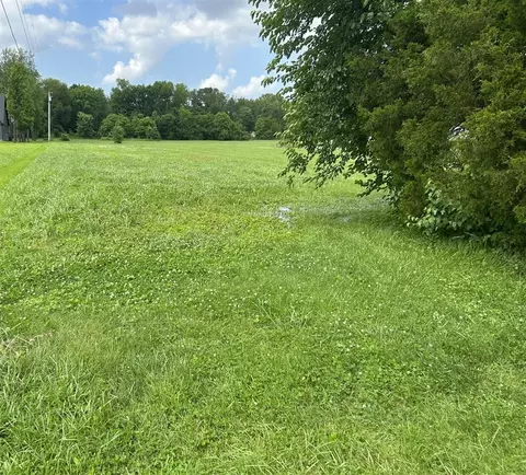 Cleveland Drive, Bowling Green, KY 42101