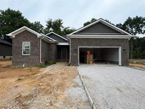 584 Pleasant Meadow Ln, Bowling Green, KY 42101