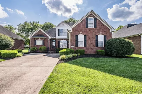 2739 Laurelstone Ln, Bowling Green, KY 42104