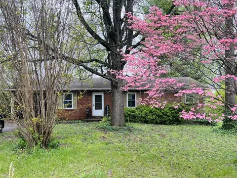 266 Timberhill Ave, Bowling Green, KY 42103