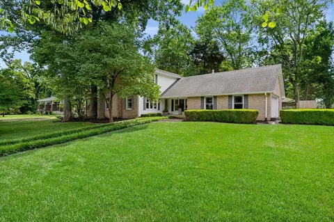 2040 Barberry Ct, Bowling Green, KY 42104