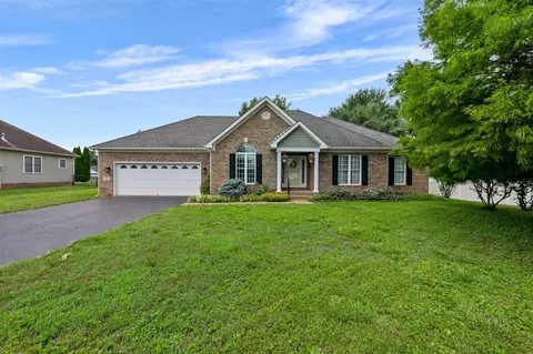 511 Greenridge Dr, Bowling Green, KY 42104