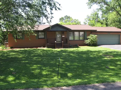 217 Twin Hill Dr, Greenville, KY 42345