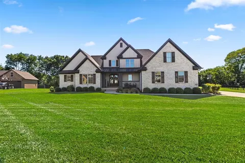 847 Mt Rainier Dr, Bowling Green, KY 42104