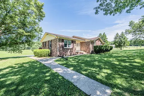 3693 Bowling Green Rd, Morgantown, KY 42261