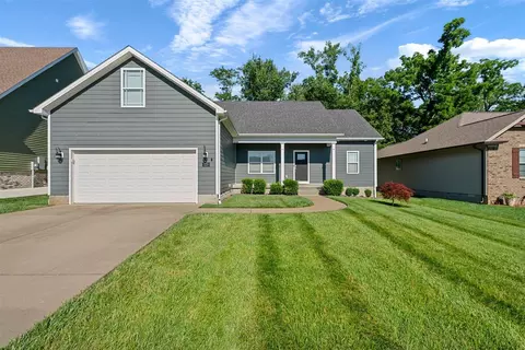 328 Strawberry Ct, Bowling Green, KY 42101