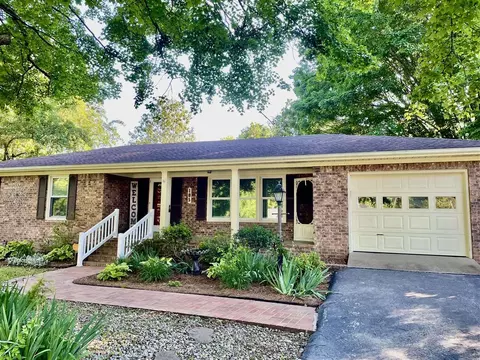 105 Northwood Dr, Russellville, KY 42276
