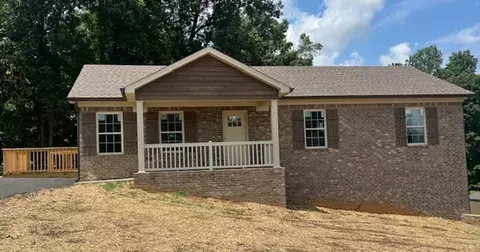 110 Old Hickory Ln, Scottsville, KY 42164