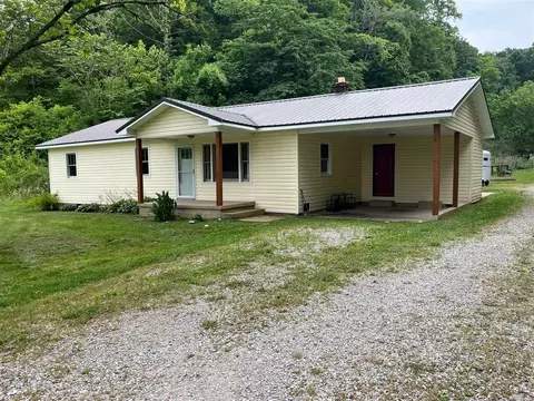 90 Trevor Ln, Burkesville, KY 42717