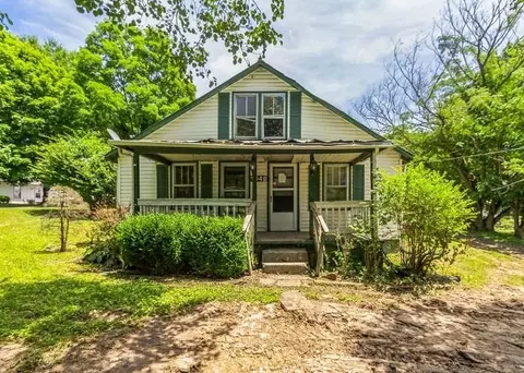 1048 Main St, Russell Springs, KY 42642