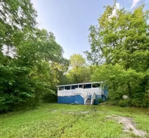 1084 N Campbell Rd, Bowling Green, KY 42101