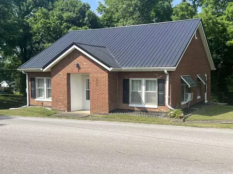 215 N Bedelia St, Scottsville, KY 42164