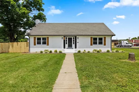 206 College St, Horse Cave, KY 42749