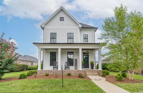 425 Keystone Dr, Bowling Green, KY 42103